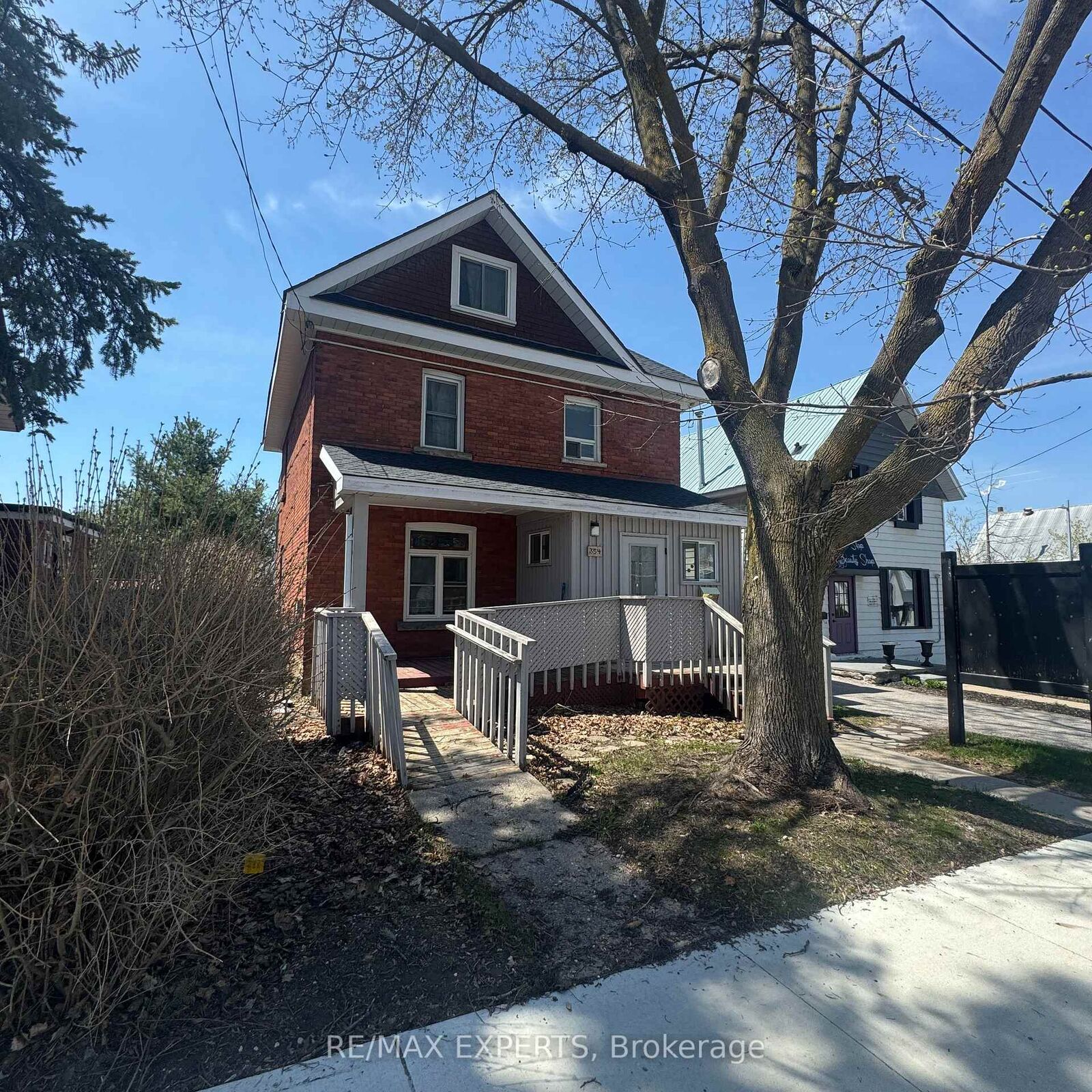 Property Photo:  354 Midland Avenue  ON L4R 3K7 