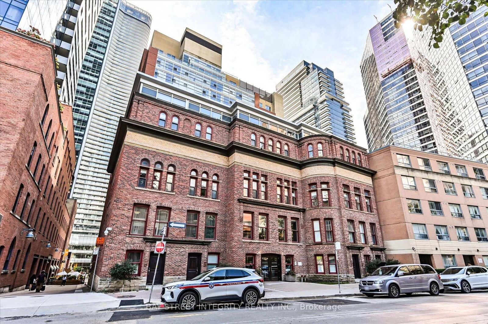Property Photo:  11 St Joseph Street 713  ON M4Y 3G4 