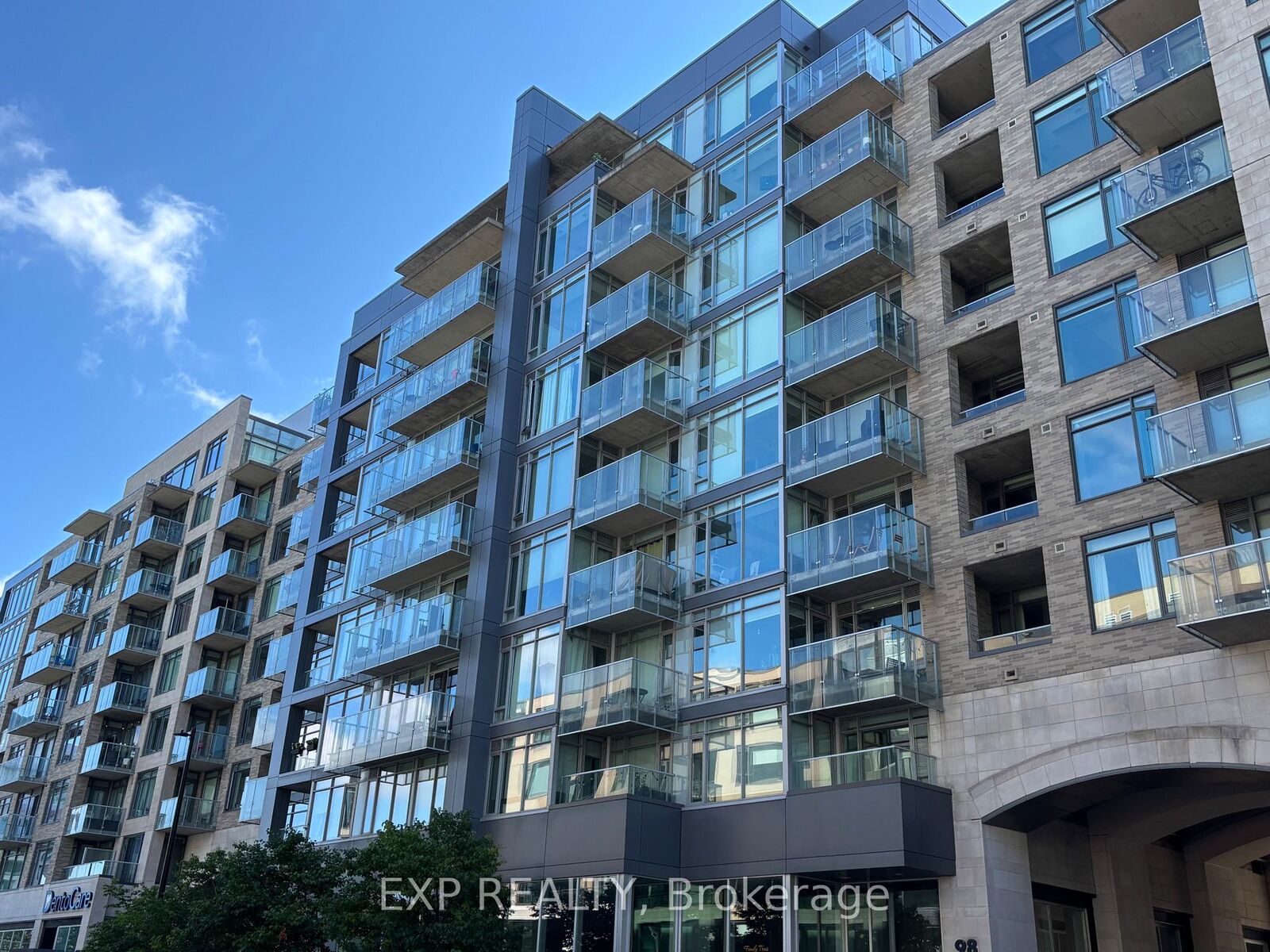 Property Photo:  98 Richmond Road 208  ON K1Z 0B2 