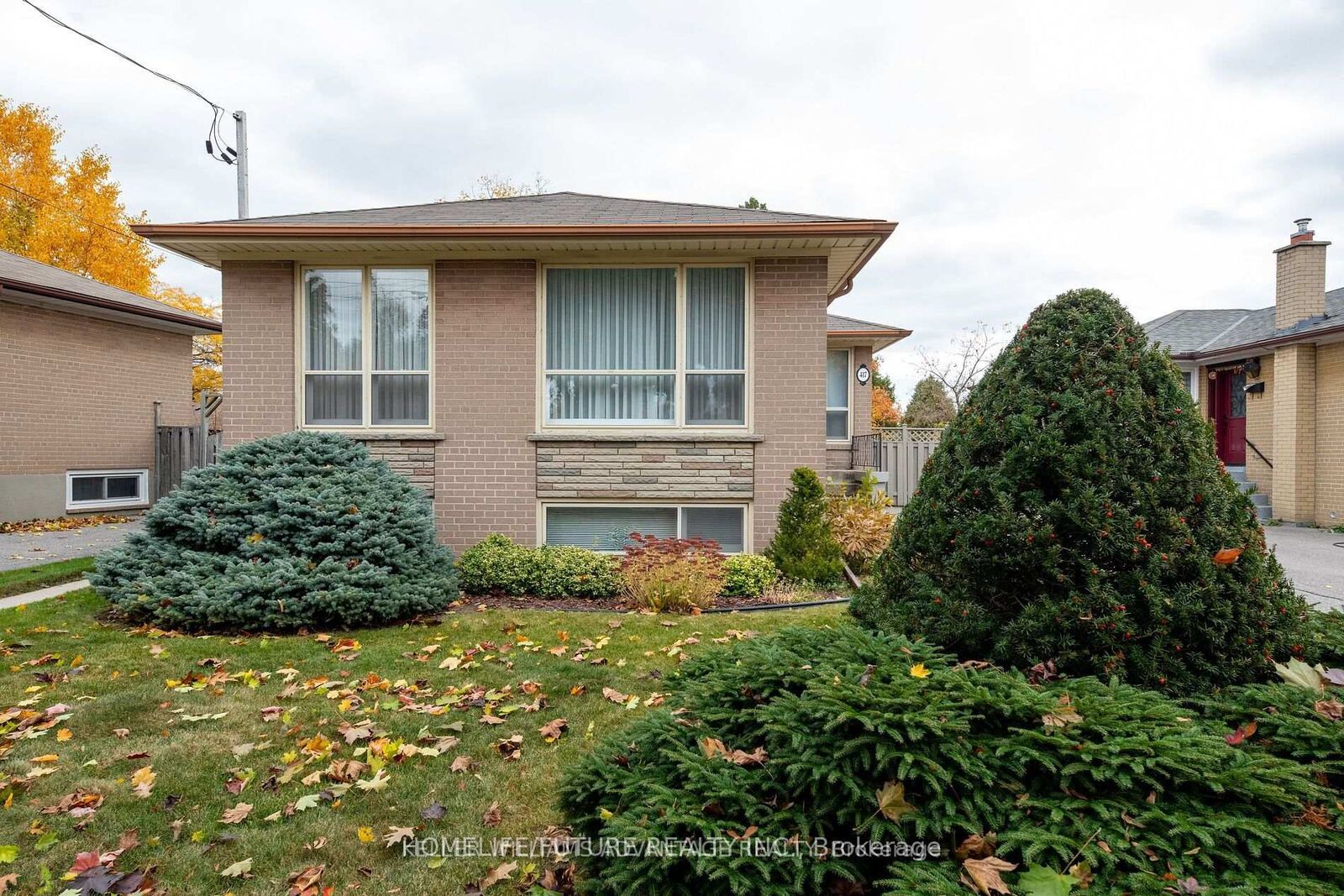 Property Photo:  417 Painted Post Drive  ON M1G 2M7 