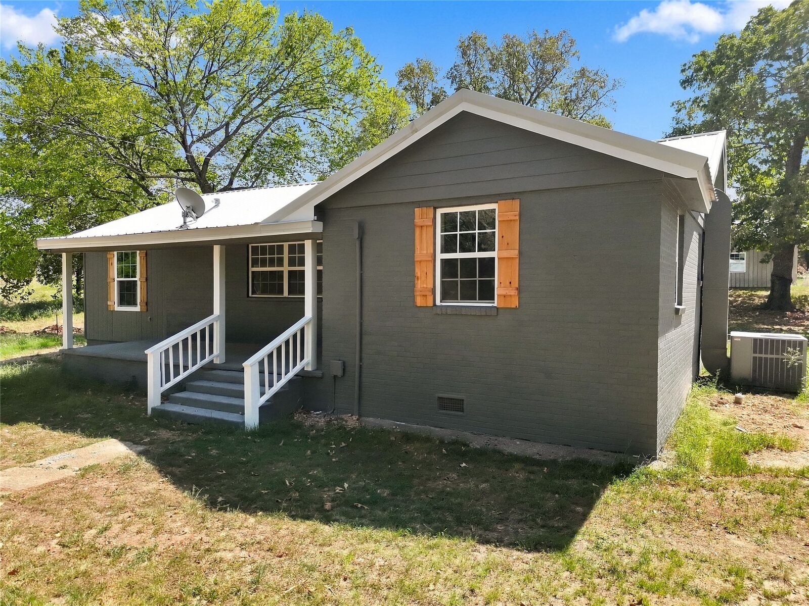 Property Photo: 471846 E 0840 Road OK 74960