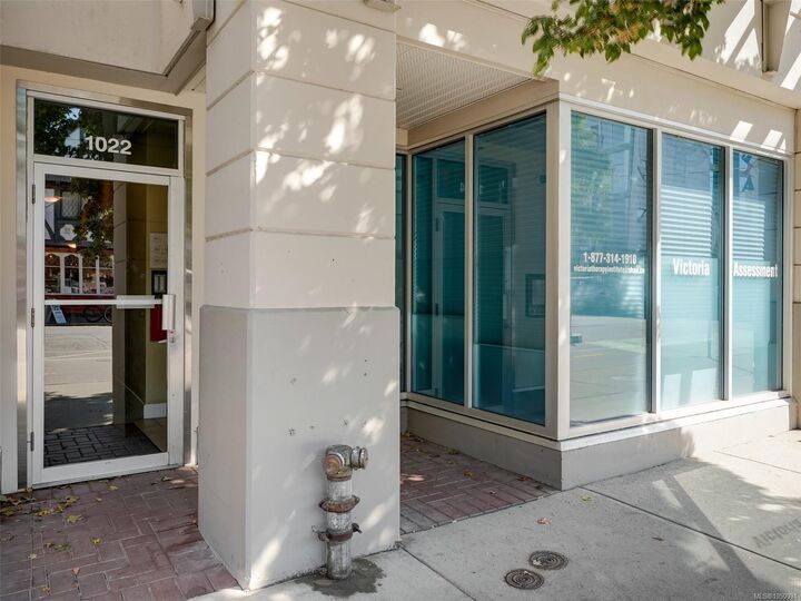 Property Photo:  1022 Fort St #203  BC V8V 3K4 