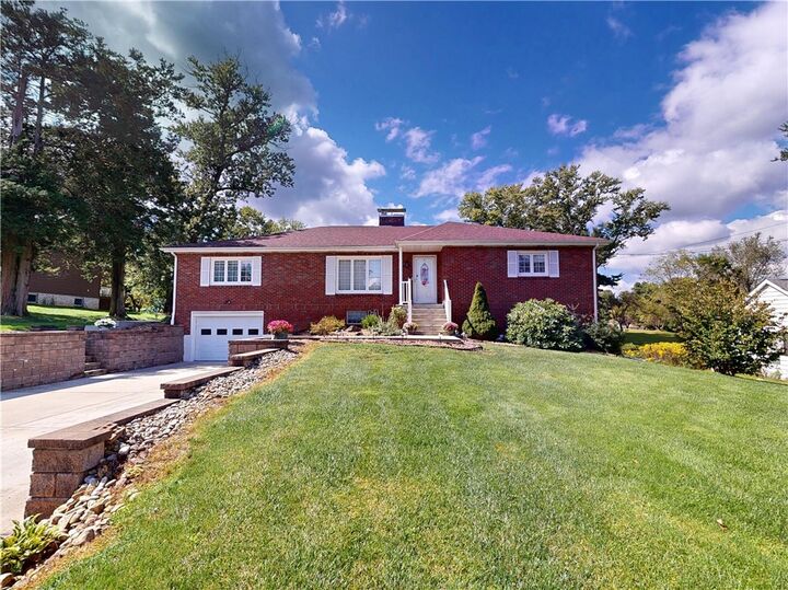 Property Photo:  220 Decatur Dr  PA 16002 