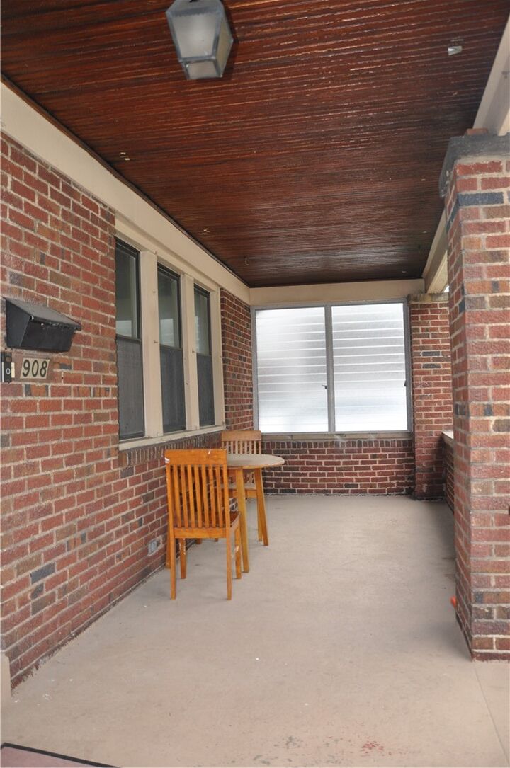 Property Photo: 908 Baldwin St PA 15234