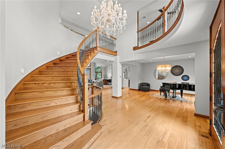 Property Photo:  60 Hamlet Court  OH 44108 