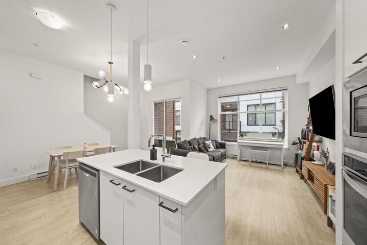 Property Photo:  20849 78B Avenue 27  BC V2Y 0X6 