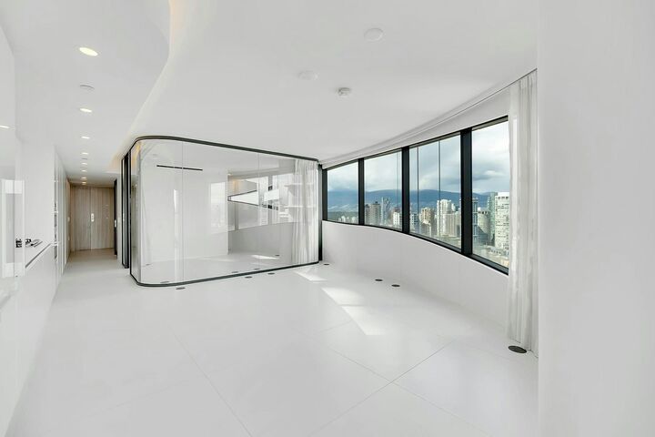 Property Photo:  1033 Neslon Street 2008  BC V6E 0E4 