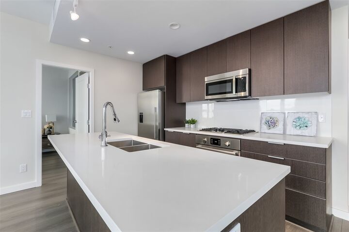 Property Photo:  8688 Hazelbridge Way 1707  BC V6X 0R6 