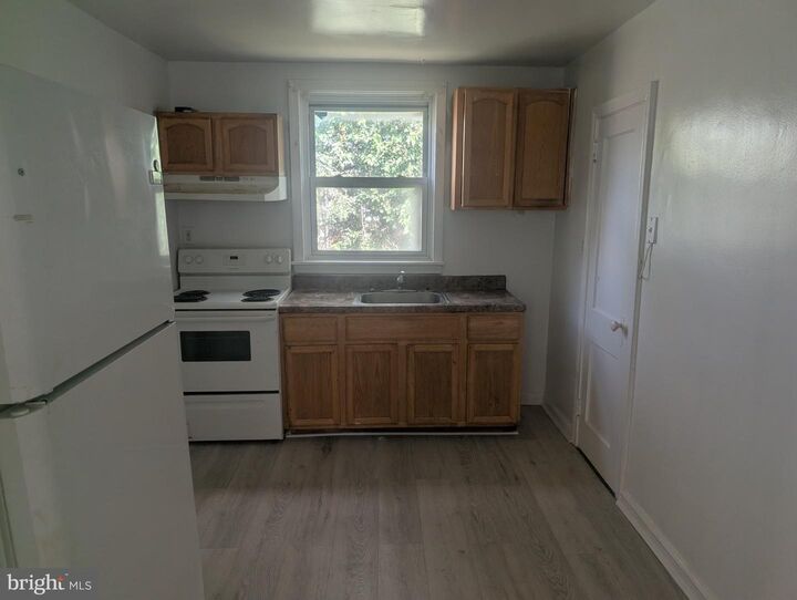 Property Photo:  506 Pfeiffer Street 2  NJ 08105 
