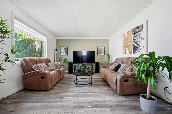 Property Photo:  384 Kimberly Avenue  MB R2K 0X6 