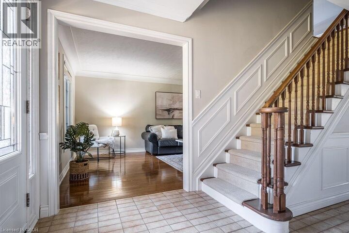 Property Photo:  6 Cottonwood Court  ON L9G 3W1 