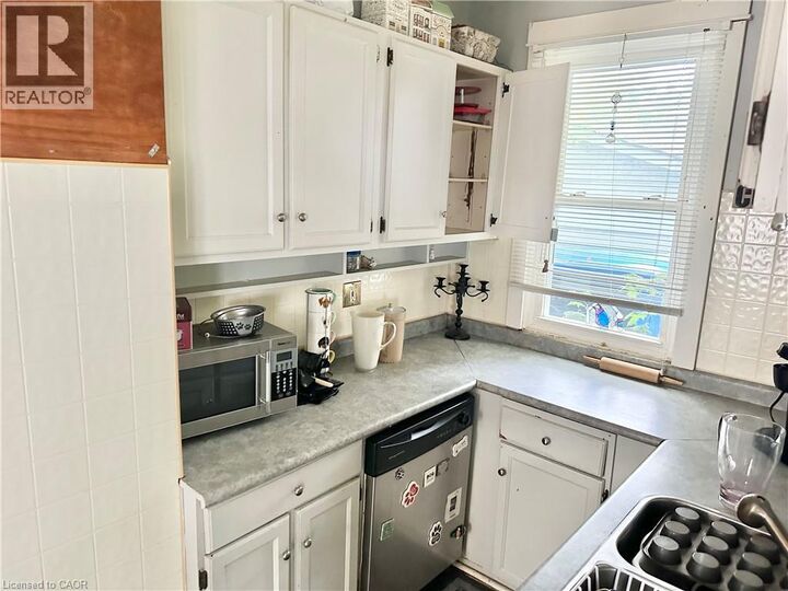 Property Photo:  128 Kent Street South  ON N3Y 2Y1 