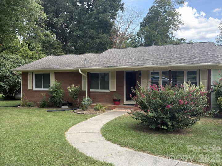 Property Photo:  604 Allen Way  NC 28079 