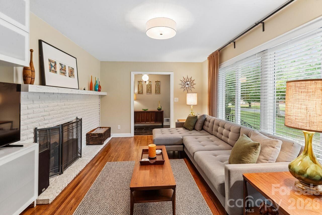 Property Photo:  122 Chanticleer Court  NC 28214 
