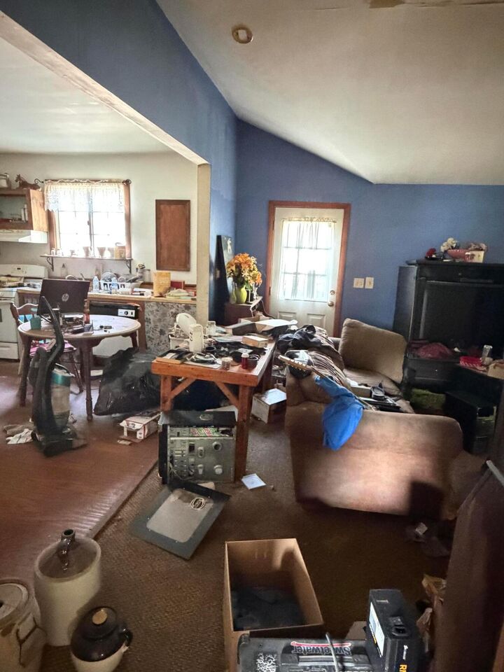 Property Photo:  45569 Long Street  OH 43144 