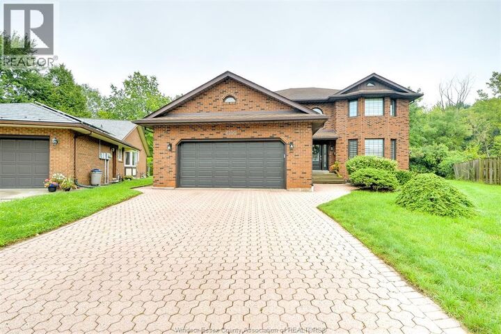 Property Photo:  2300 Santo Drive  ON N9G 2J8 