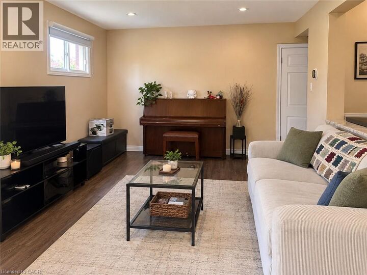 Photo de la propriété: 73 Larkspur Crescent ON N2M 4W8