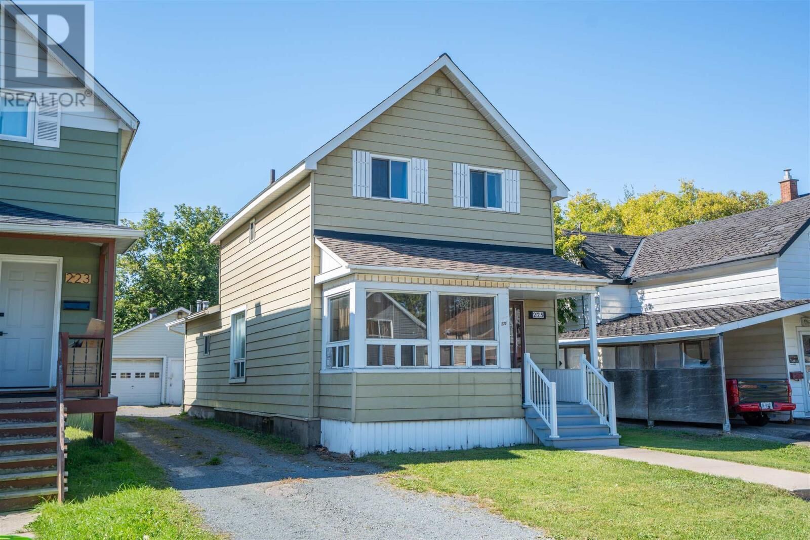 Property Photo:  225 Beverley St  ON P6A 1S1 