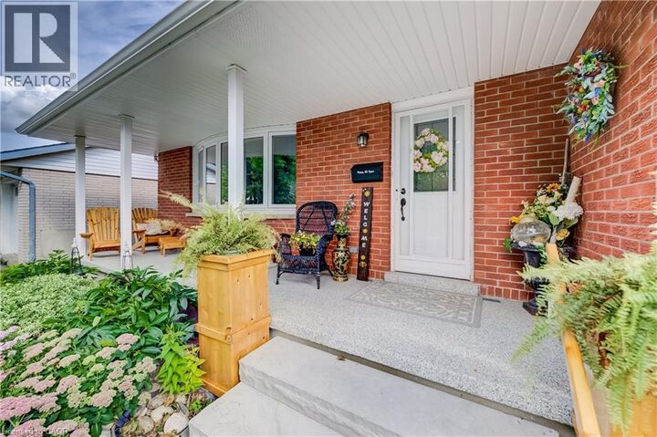 Property Photo:  422 Grangewood Drive  ON N2K 2E6 