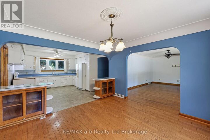 Property Photo: 58 Victoria Street ON N4G 3Z7