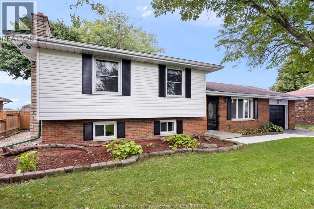 Property Photo:  851 County Rd 31  ON N8L 1L7 
