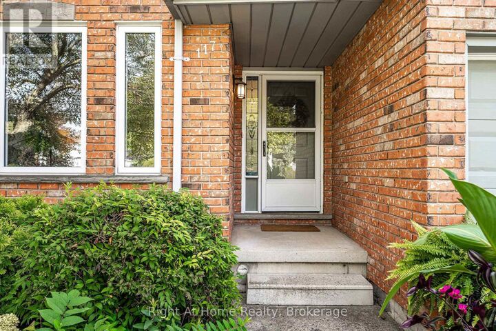 Property Photo:  117 Pleasant Drive  ON N5A 4X5 
