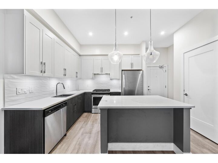 Property Photo: 32838 Ventura Avenue 109 BC V2S 0M5
