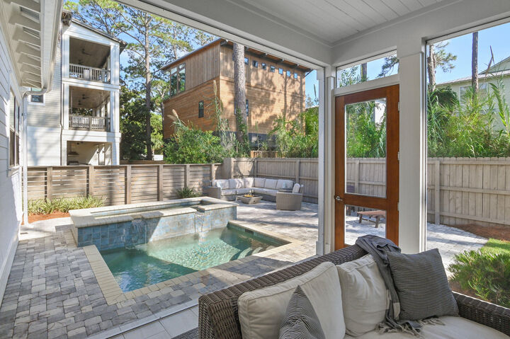 Property Photo: 167 Oyster Lake Drive FL 32459