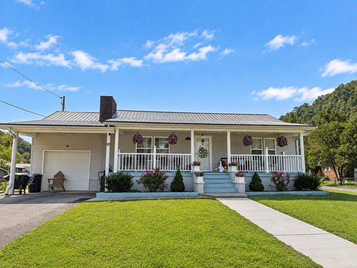 Property Photo:  63 Coleman Way  KY 41501 