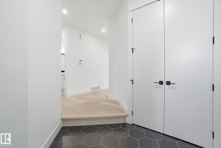 Property Photo: 3311 Chernowski Way SW AB T6W 5H2