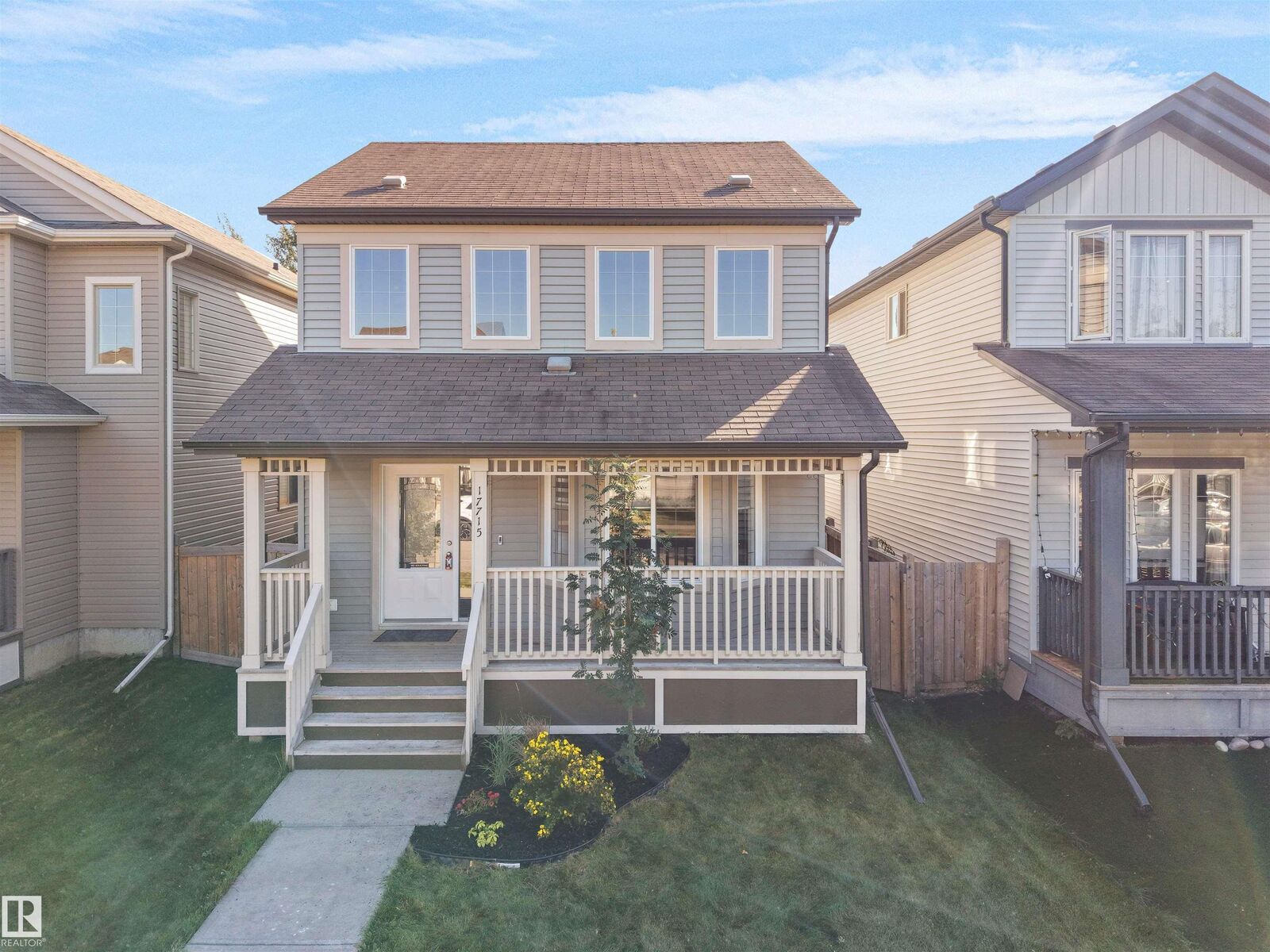 Property Photo:  17715 6 Avenue SW  AB T6W 2G6 