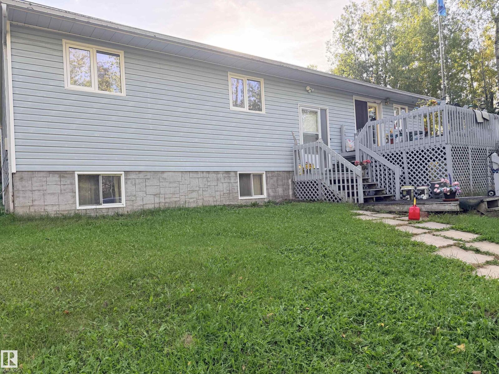 Property Photo: 63001 Rge Rd 412 AB T9M 1P2