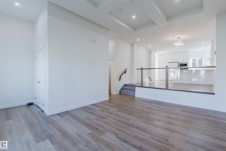 Property Photo:  6047 180 Avenue NW  AB T5Y 3W9 