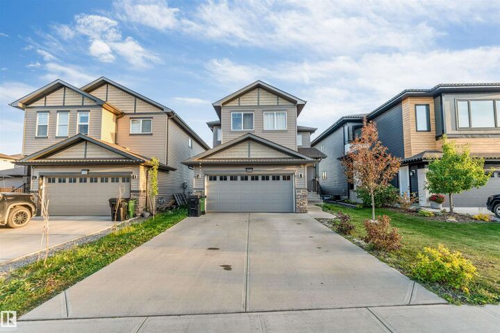 Property Photo:  519 37 Avenue NW  AB T6T 2L4 