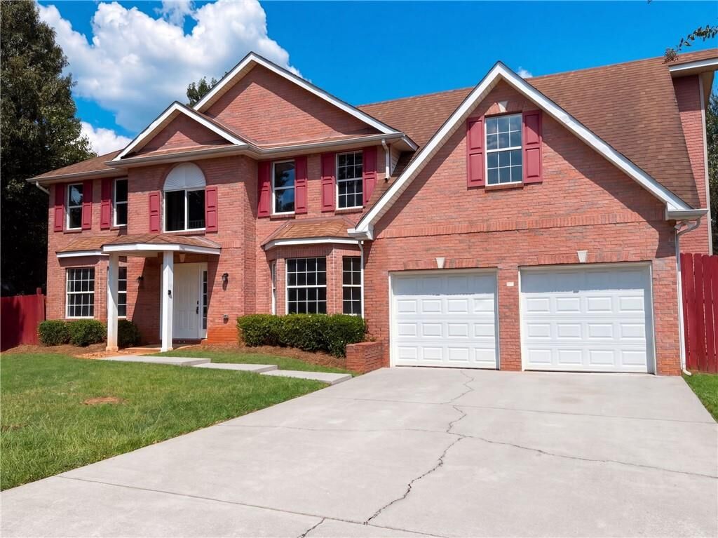Property Photo: 2124 Hairston Creek Parkway GA 30035