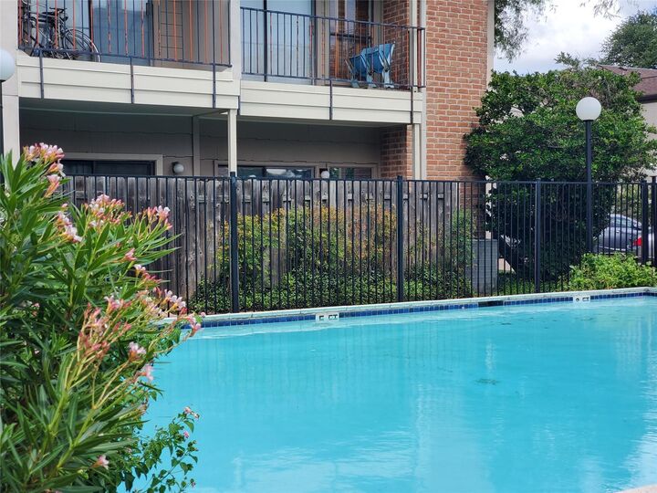 Property Photo:  1818 Augusta Drive 29  TX 77057 