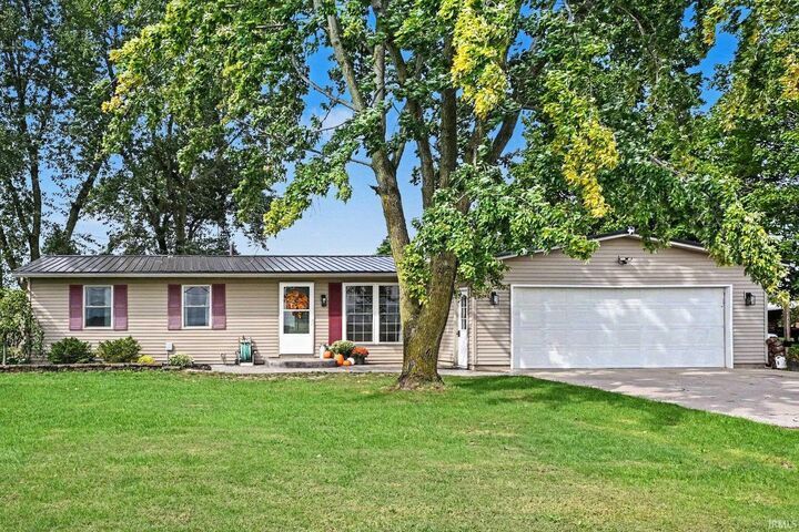 Property Photo:  475 N Benton  IN 46543 