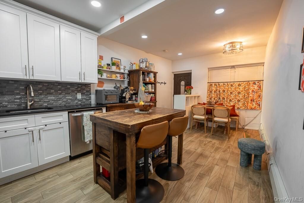 Property Photo:  1616 Taylor Avenue  NY 10460 