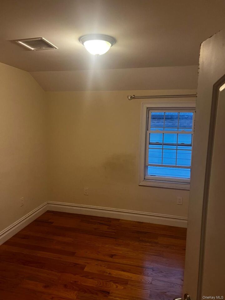 Property Photo:  136 Stephens Ave  NY 10473 