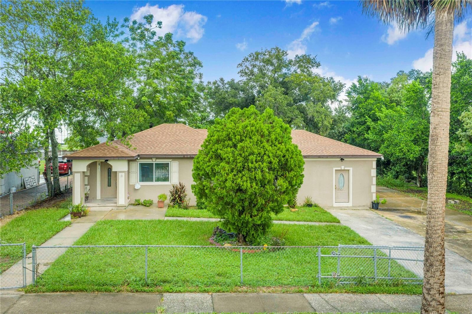 Property Photo: 6 E Magnolia Street FL 33837
