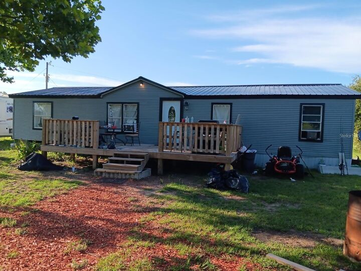 Property Photo: 9851 NE 60 Street FL 32621
