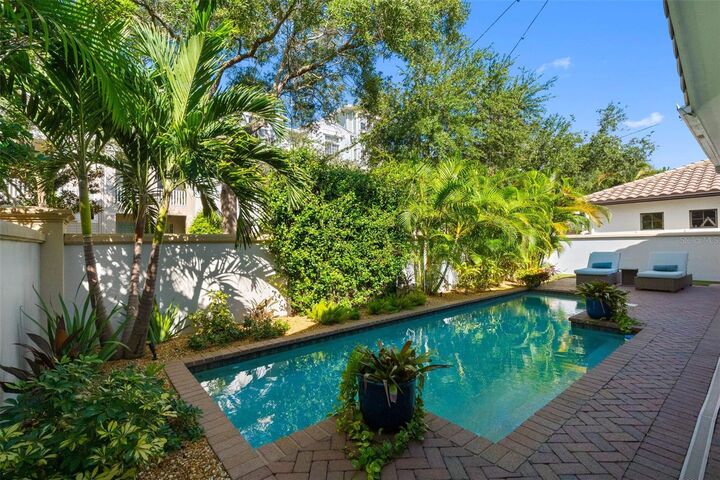 Property Photo: 6054 Yeats Manor Drive FL 33616