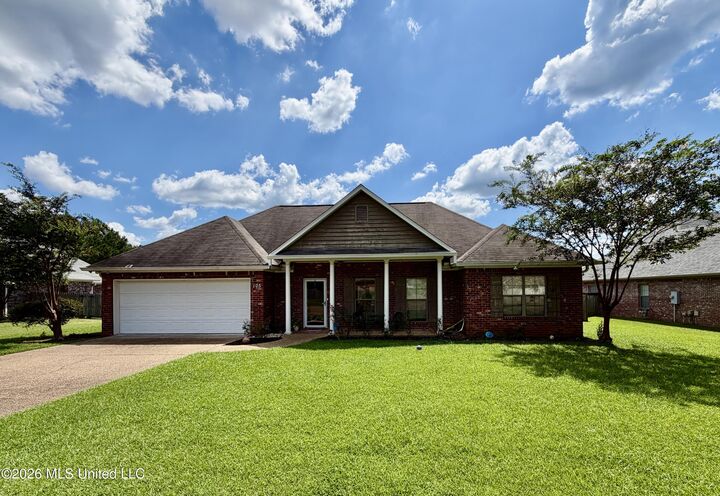 Property Photo:  105 Kirkwood Drive  MS 39056 