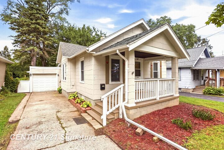 Property Photo: 2608 Blake Street MI 48602