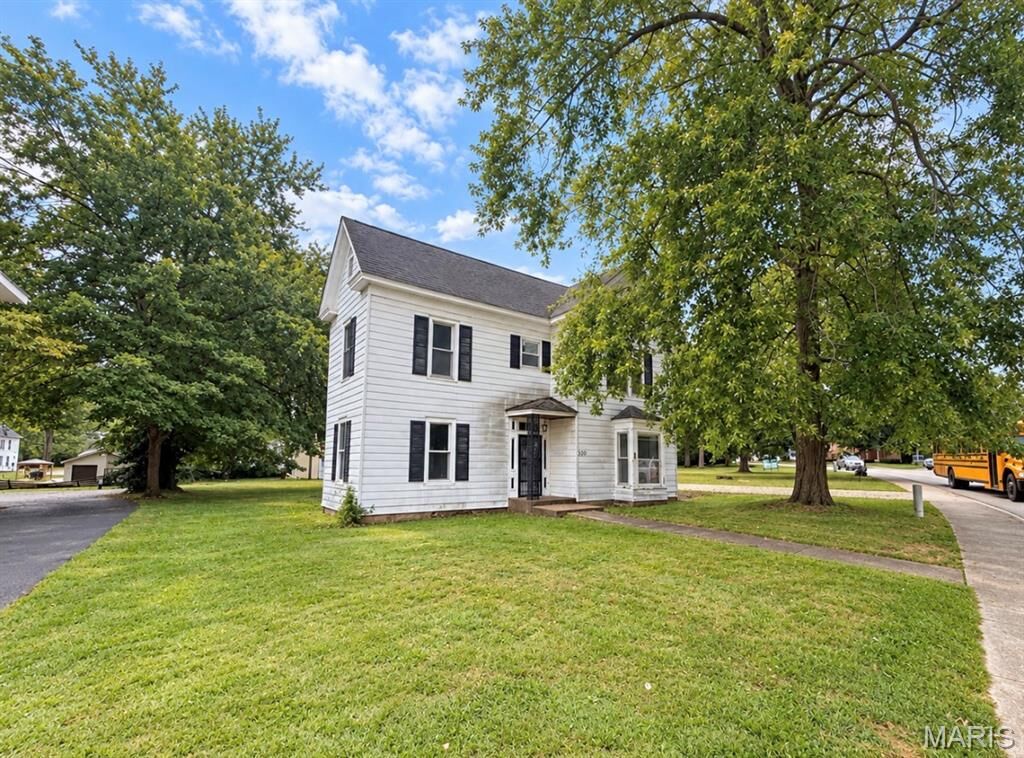 Property Photo: 320 W Columbia Street MO 63640