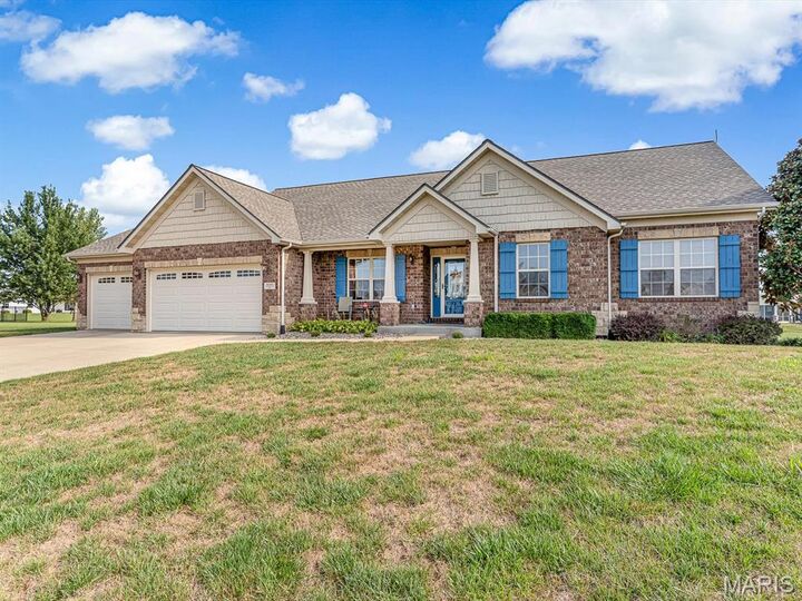 Property Photo: 4009 Autumn Oak Drive IL 62285
