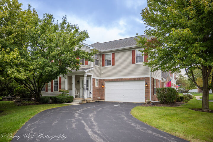 Property Photo: 2615 Lorraine Circle IL 60134
