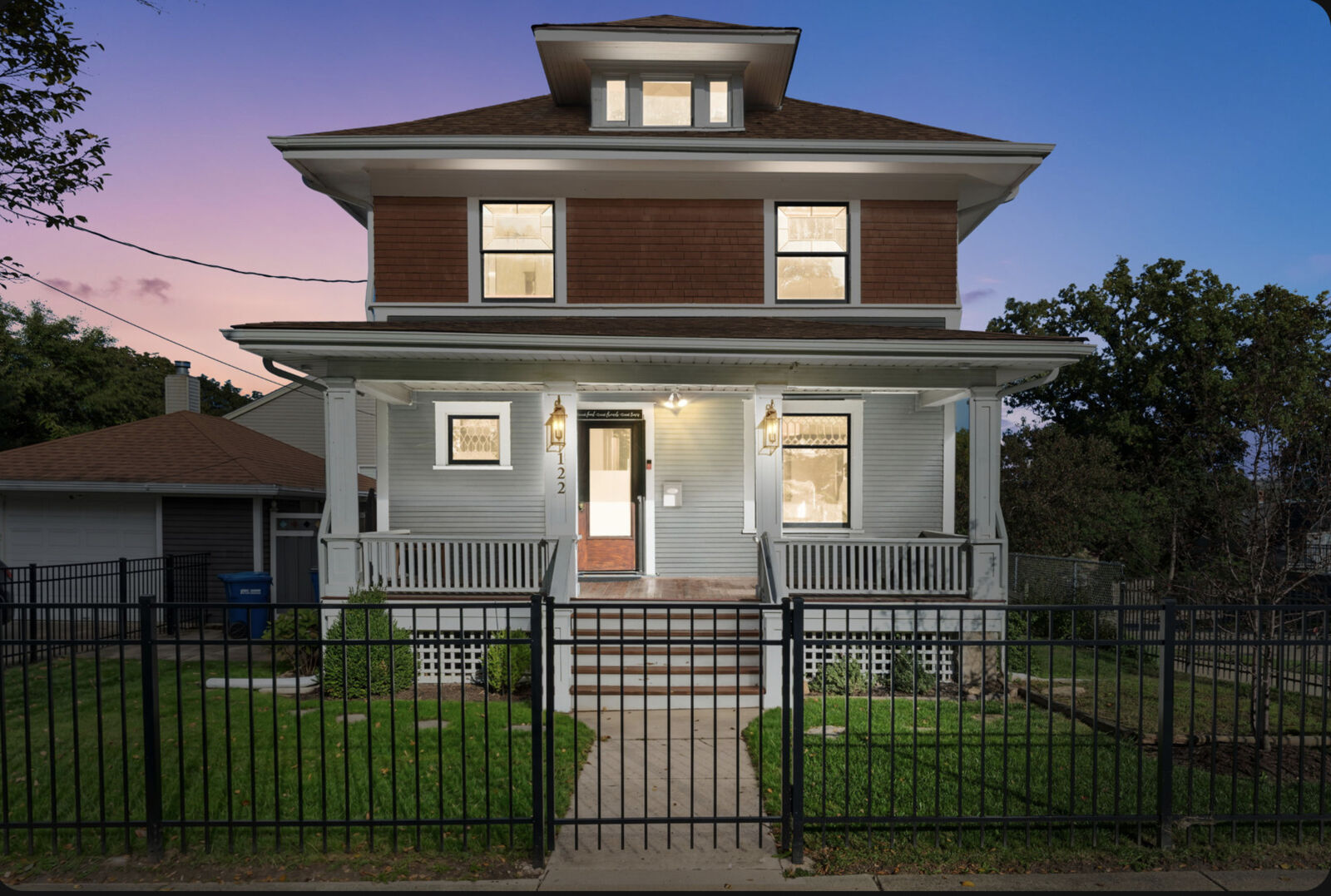 Property Photo:  122 S 5th Street  IL 60174 