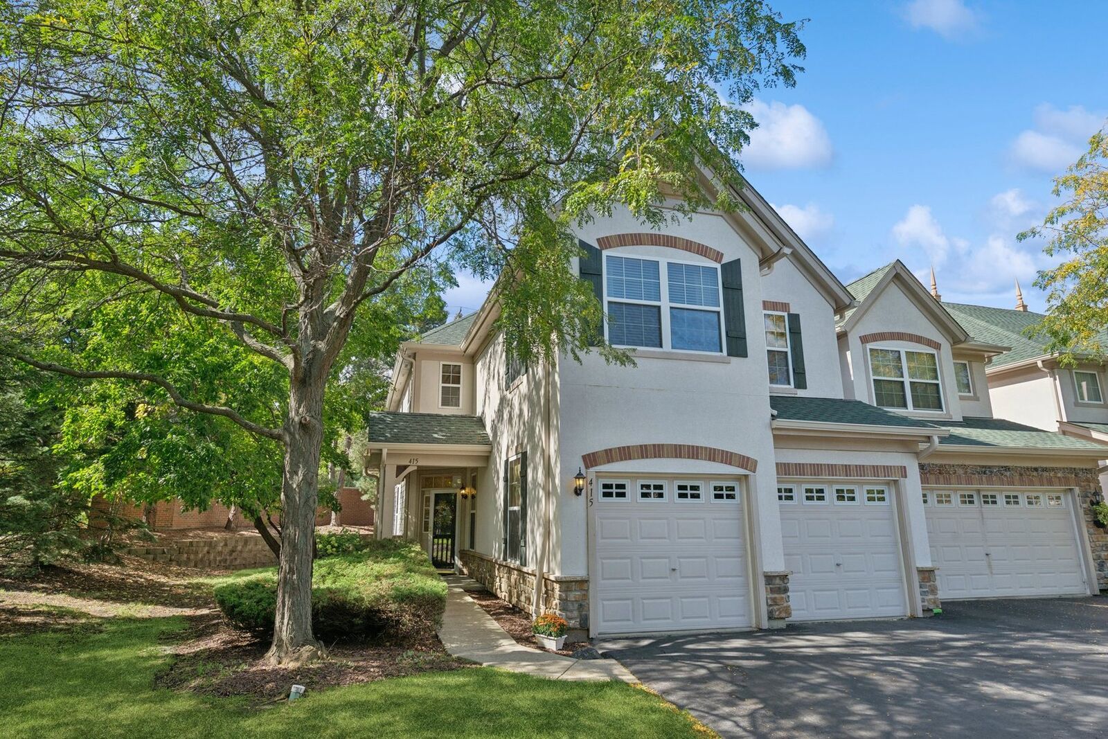 Property Photo: 415 Shadow Creek Drive IL 60061