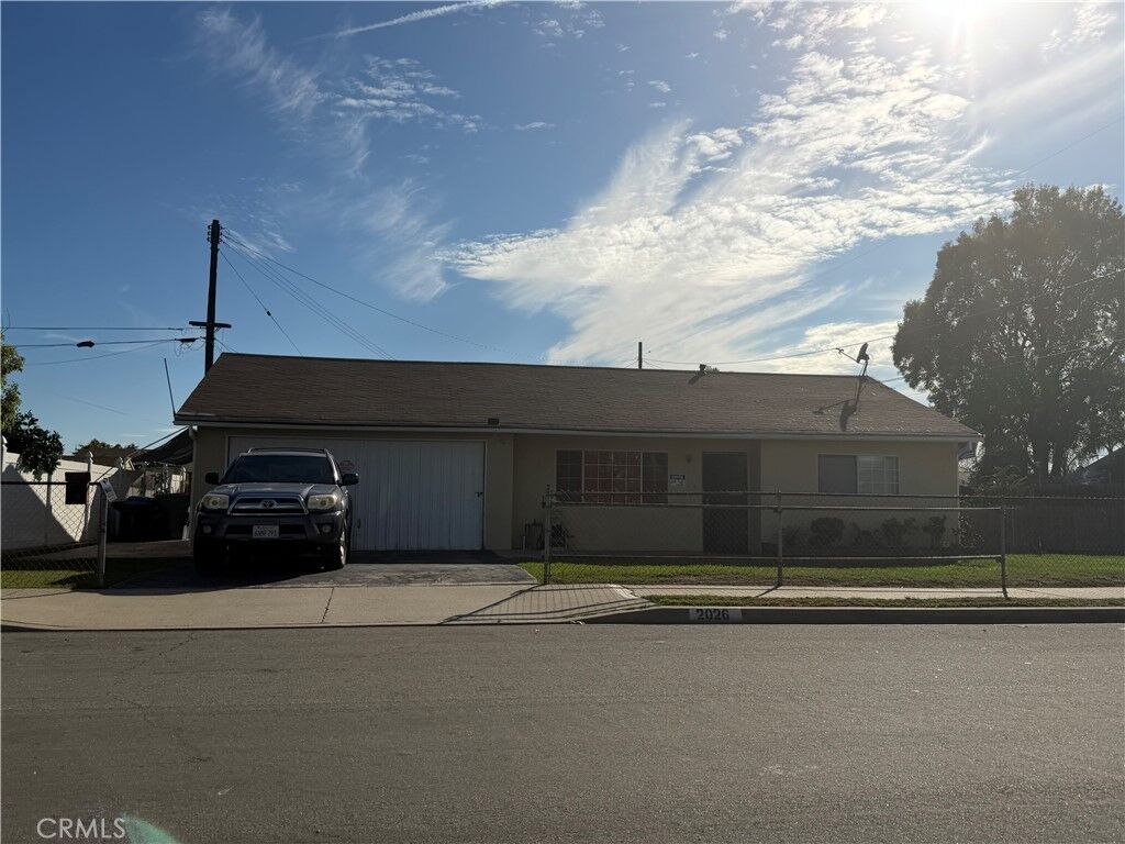 Property Photo:  2026 W Yarnell Street  CA 91790 